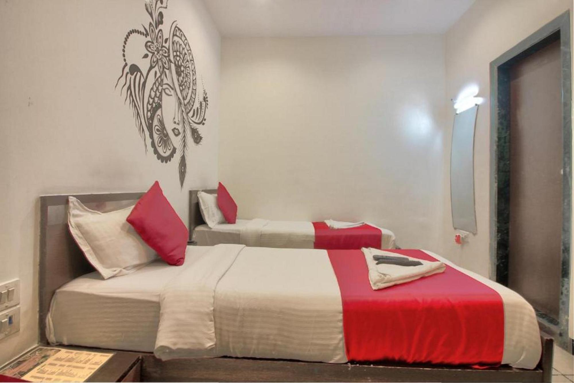 Hotel Sunshine Airport Мумбаи Экстерьер фото
