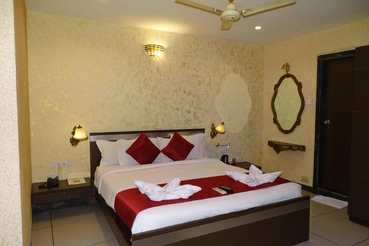 Hotel Sunshine Airport Мумбаи Экстерьер фото