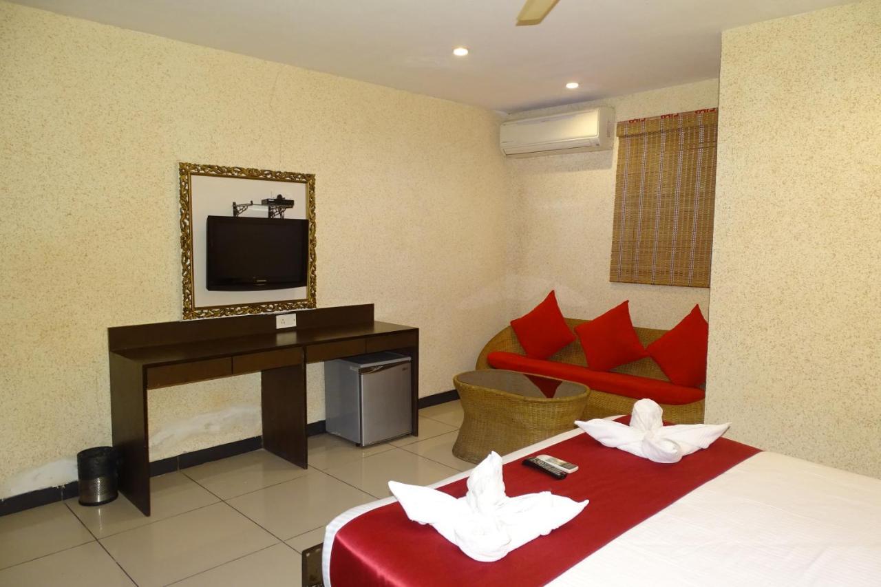 Hotel Sunshine Airport Мумбаи Экстерьер фото