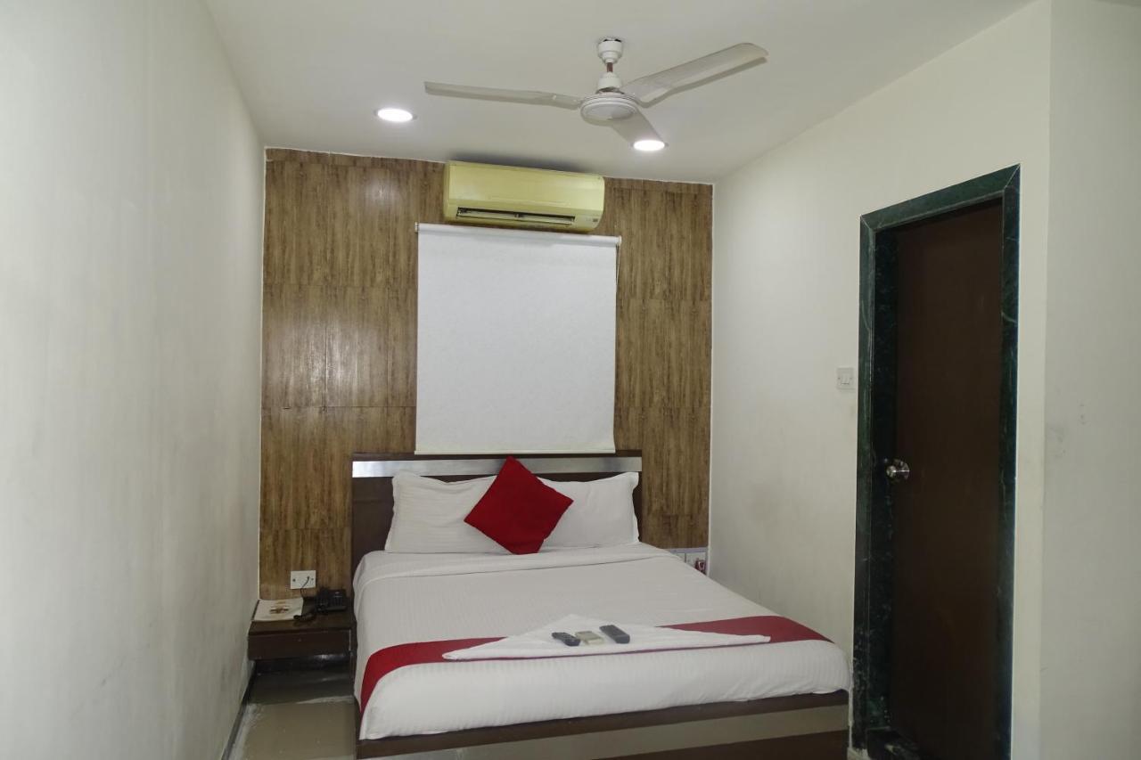 Hotel Sunshine Airport Мумбаи Экстерьер фото