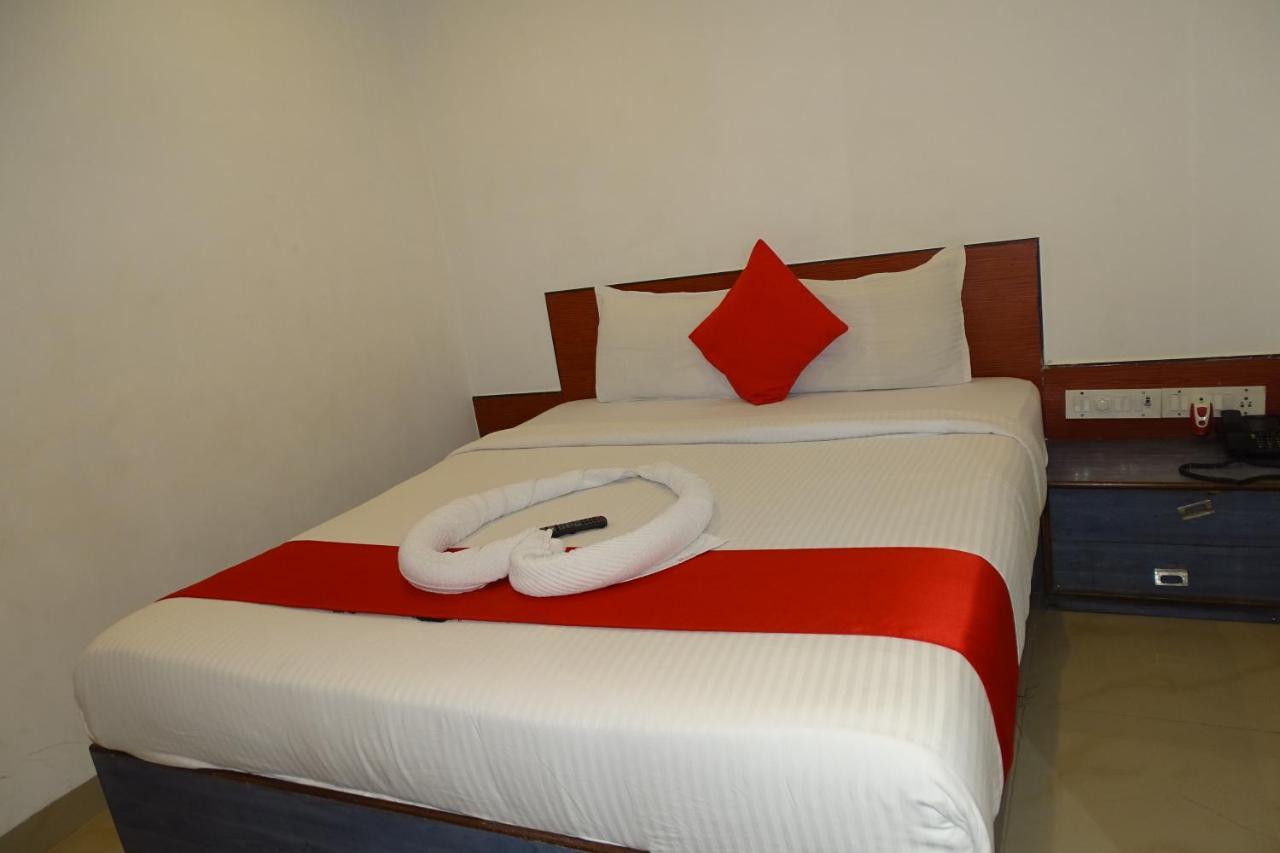 Hotel Sunshine Airport Мумбаи Экстерьер фото
