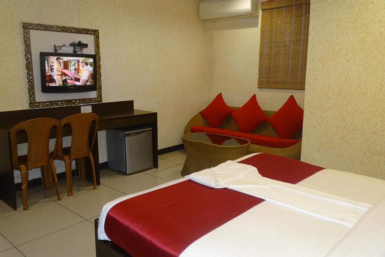 Hotel Sunshine Airport Мумбаи Экстерьер фото